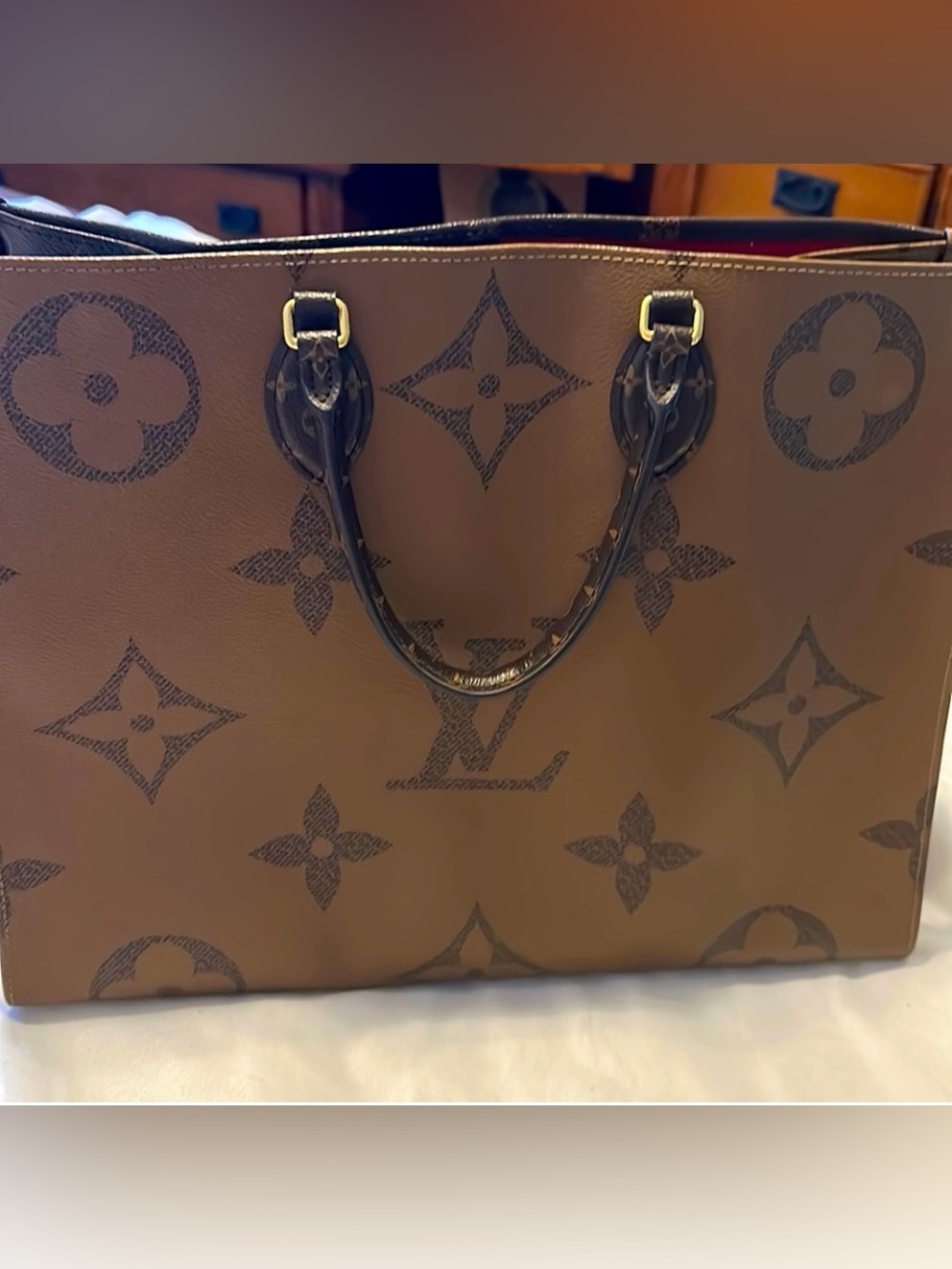 Louis Vuitton on the Go
GM
Canvas Top Handles Authentic excellent condition